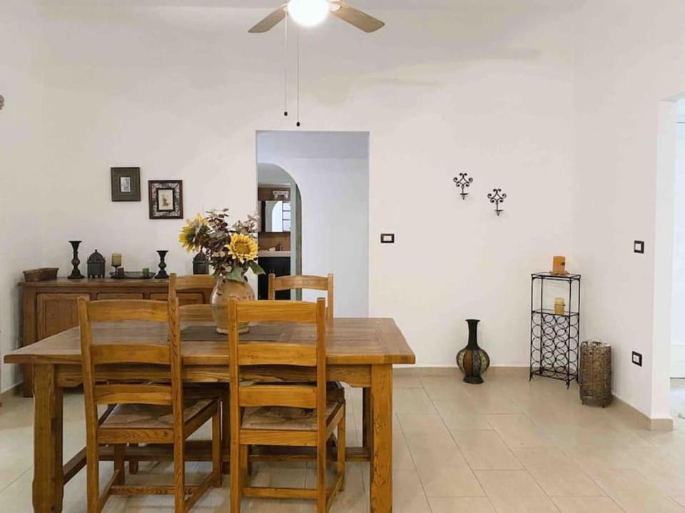 3BR on MM stairs with a quiet terrace Apartment in Africa