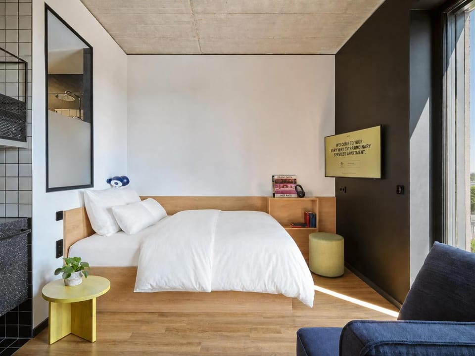 Bed, Photo of the whole room