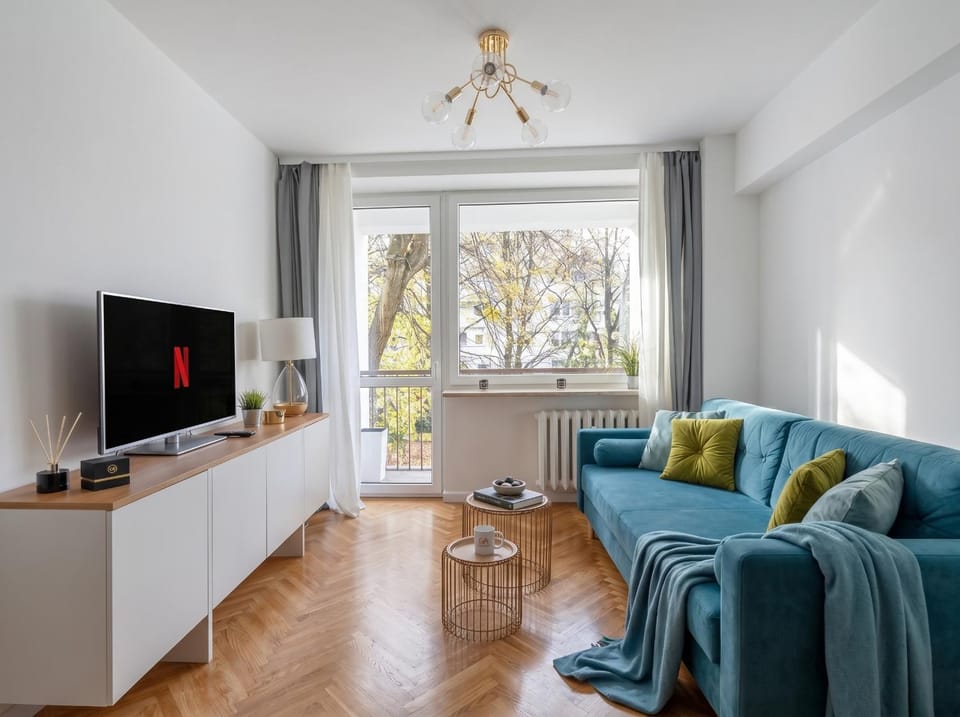 Communal lounge/ TV room, TV and multimedia, Living room, Seating area, Evening entertainment