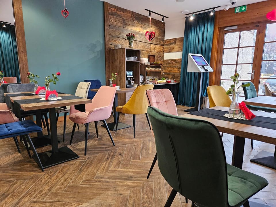 Property building, Breakfast