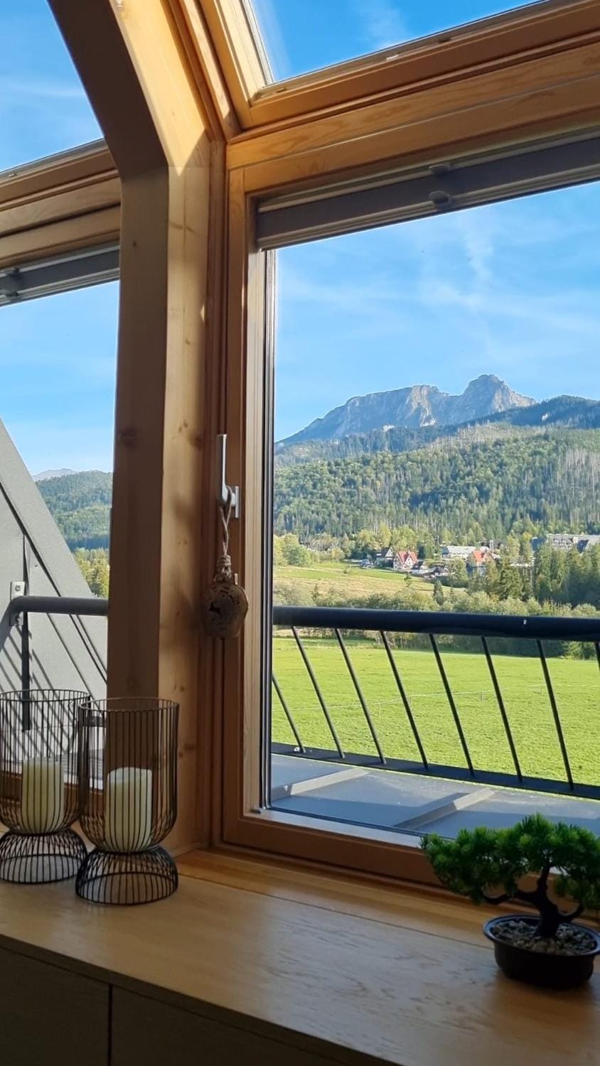 Natural landscape, View (from property/room), Living room, Mountain view