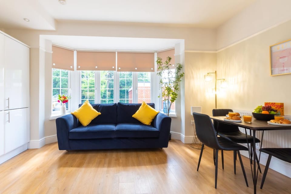 2 Bedroom Apartments By Smart Apartments Short Lets & Serviced Accommodation Apartment Southampton With Free WiFi Apartment in Southampton