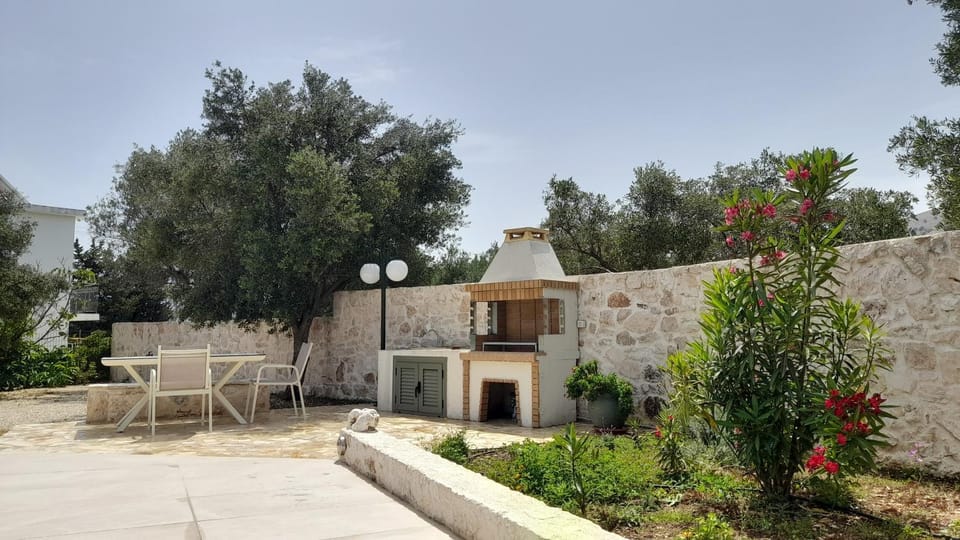 BBQ facilities, Area and facilities, Area and facilities