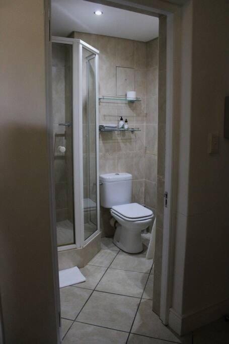 Contemporary Central Apartment by ARPA Hospitalities Apartment in Stellenbosch