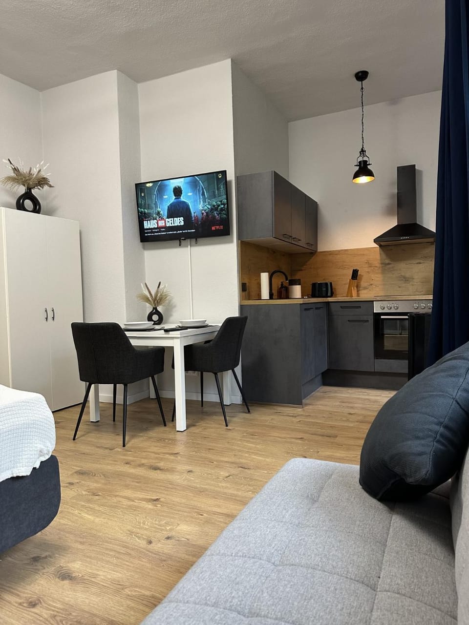 Kitchen or kitchenette, Seating area