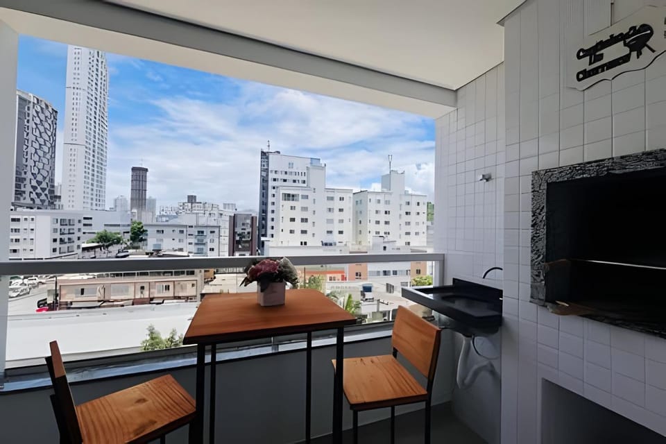 Coffee/tea facilities, View (from property/room), City view, Mountain view, Street view