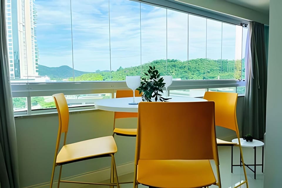 Bird's eye view, Coffee/tea facilities, View (from property/room), City view, Mountain view, Street view