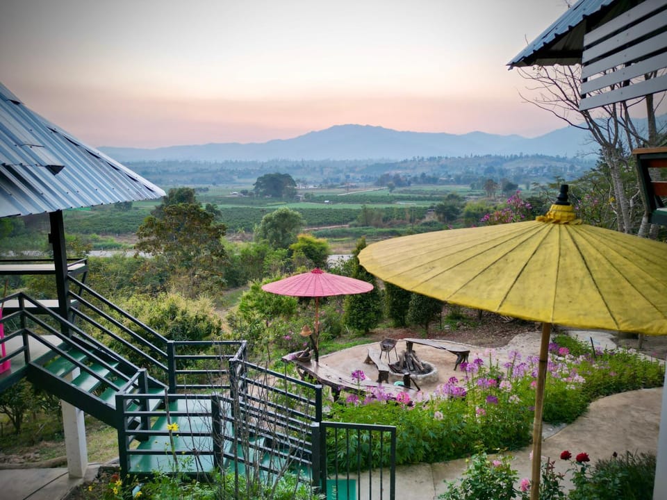 Garden, Mountain view, fireplace
