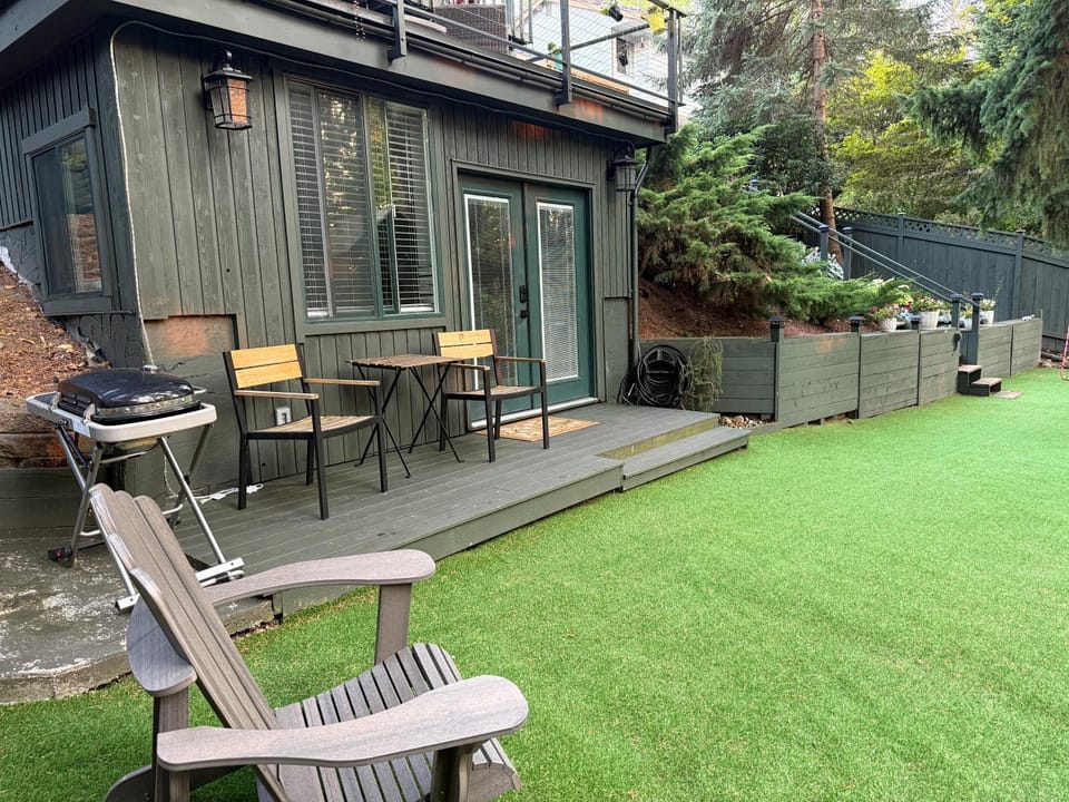 Property building, Patio, Day, Garden, Garden view