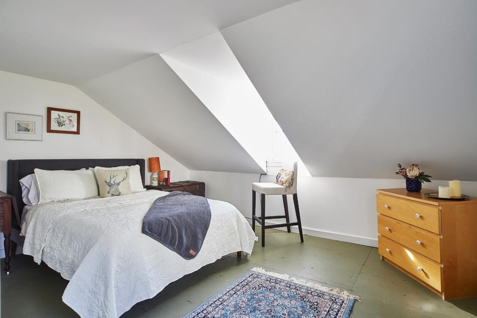 Bed, Photo of the whole room, Bedroom, hair dresser