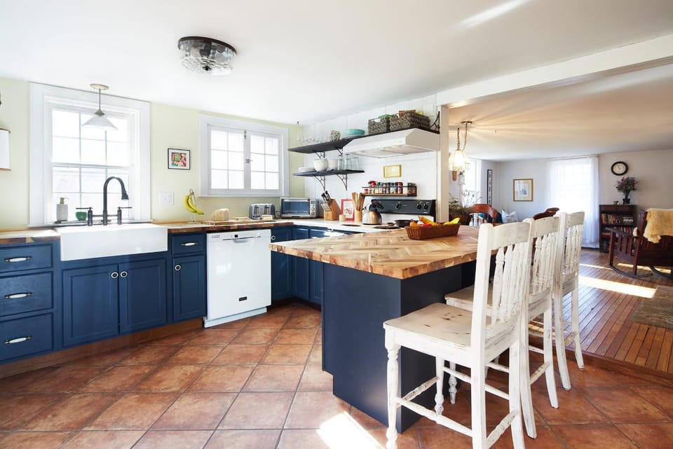 Coffee/tea facilities, Kitchen or kitchenette, Dining area, dishwasher, minibar, pet friendly, stove