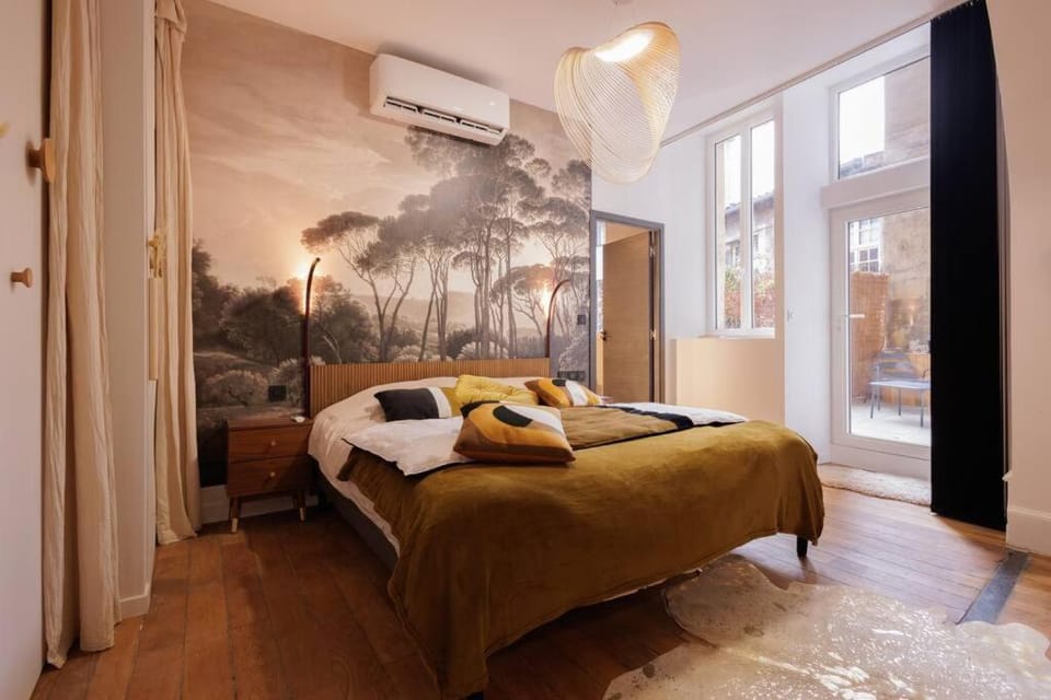 La suite du 21 - jacuzzi - sauna - centre ville Apartment in Bourgogne-Franche-Comté