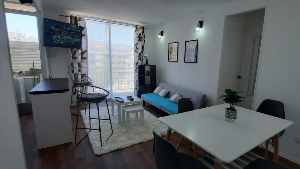 Communal lounge/ TV room, TV and multimedia, Living room, Seating area, Dining area, Meeting/conference room