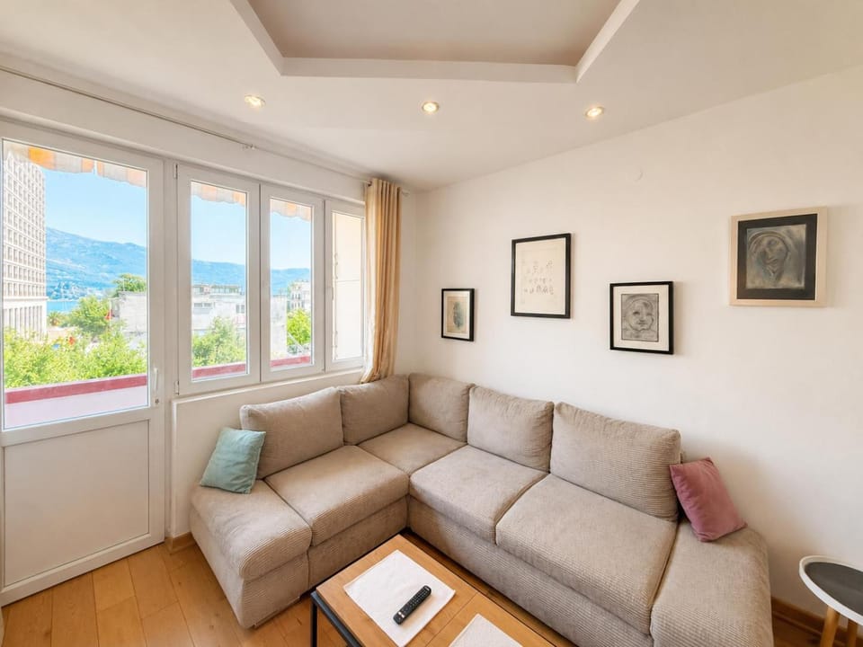 Natural landscape, Living room, Seating area