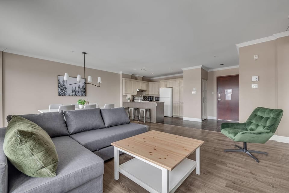 Kitchen or kitchenette, Living room, Dining area
