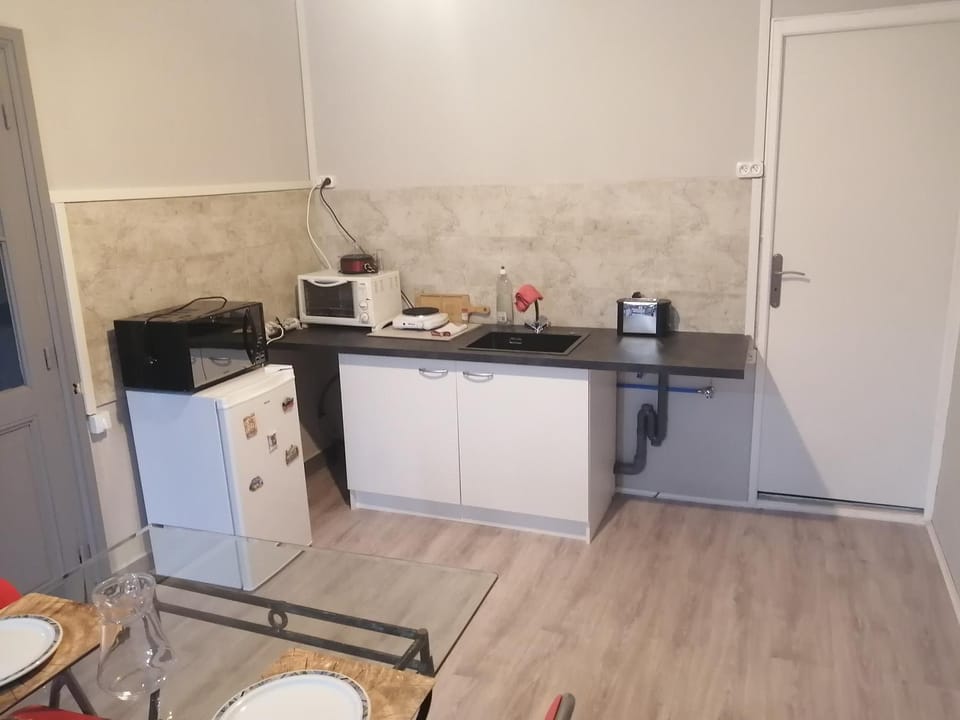Kitchen or kitchenette, Living room