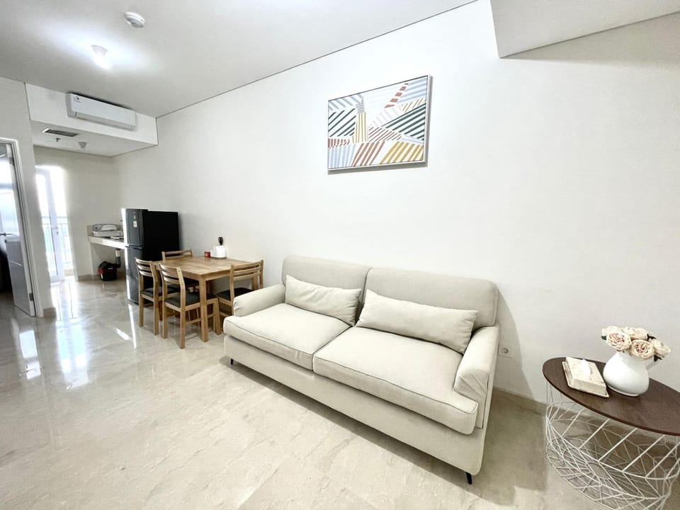 Living room, Seating area, Dining area, air conditioner