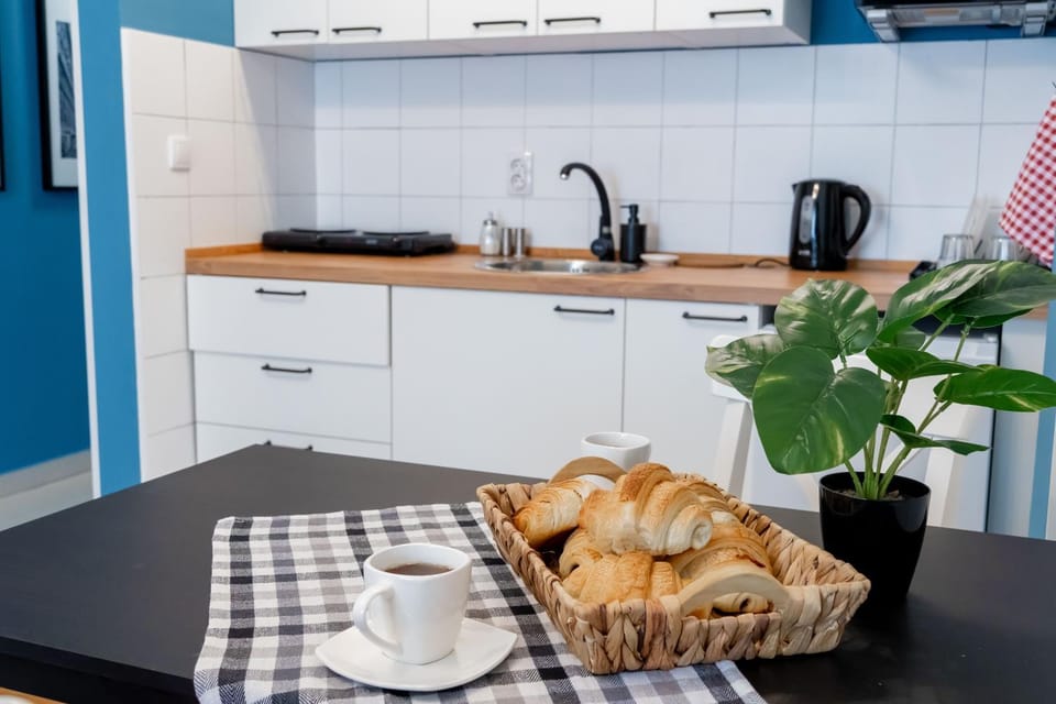 Dining area, kitchen