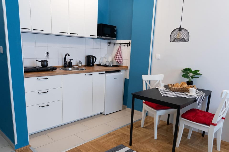 Dining area, kitchen