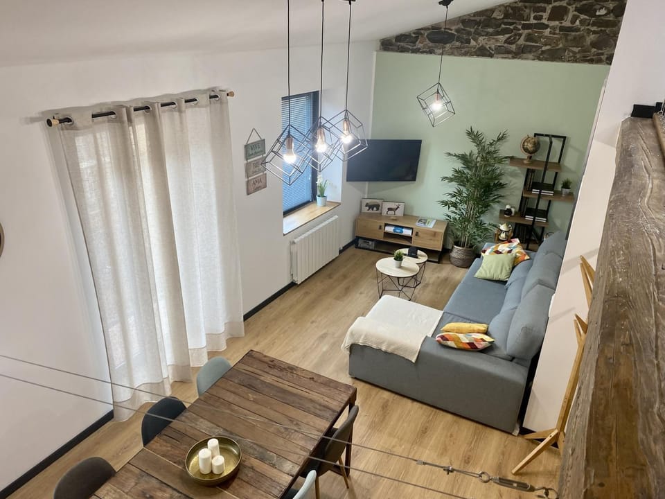 Communal lounge/ TV room, Living room, Dining area