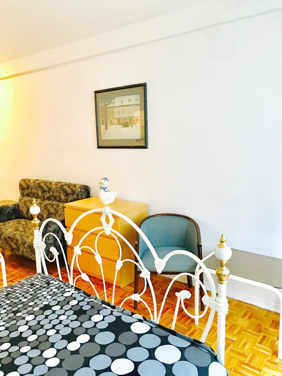 Stylish Montreal Apartment: Comfortable Stay in the Golden Square Mile Apartment in Montreal