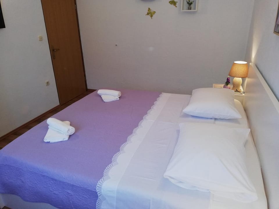 Apartment Pečarević - a holiday with a stunning view Apartment in Vis