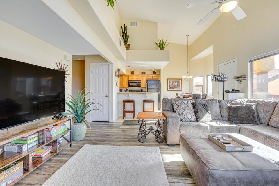 Resort Pool & Spa Access: Mesquite Condo! House in Mesquite