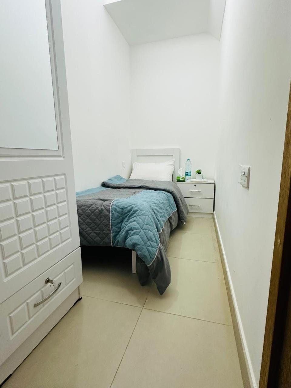 MBZ - Amazing Room Hostel in Abu Dhabi