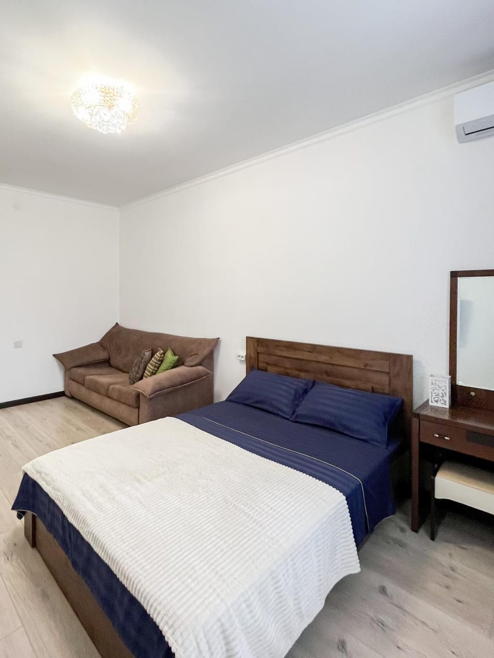 Апартаменты рядом с метро Раимбек Apartment in Almaty