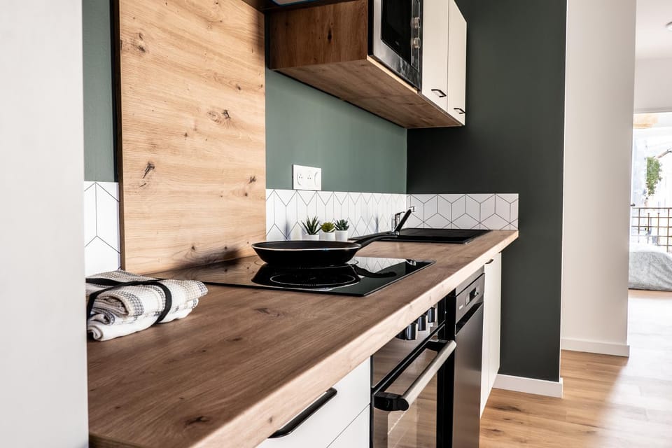 Kitchen or kitchenette