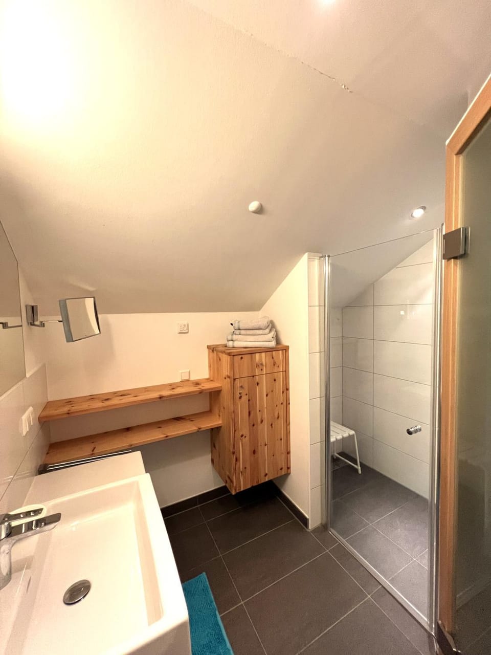 Shower, Bathroom, towels