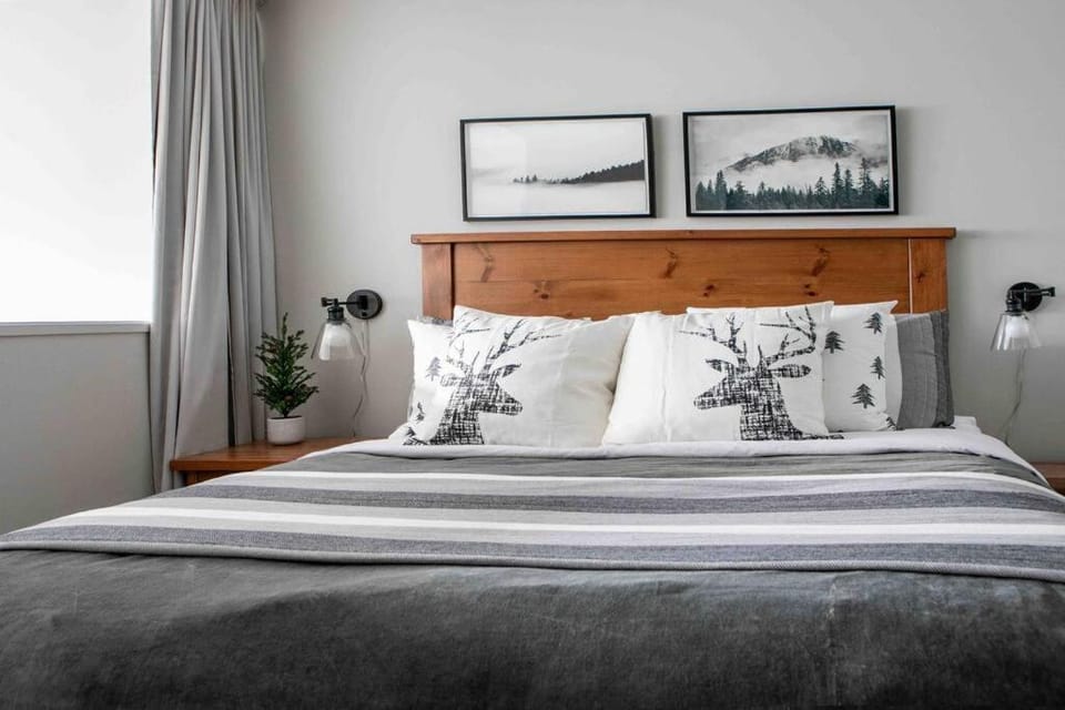 The Eden Whistler - Luxury 2 BDRM Ski in / Ski out Apartment in Whistler