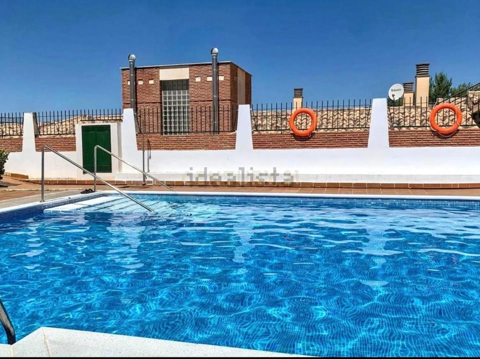 Casa con piscina comunitaria en Albayzin alto House in Granada