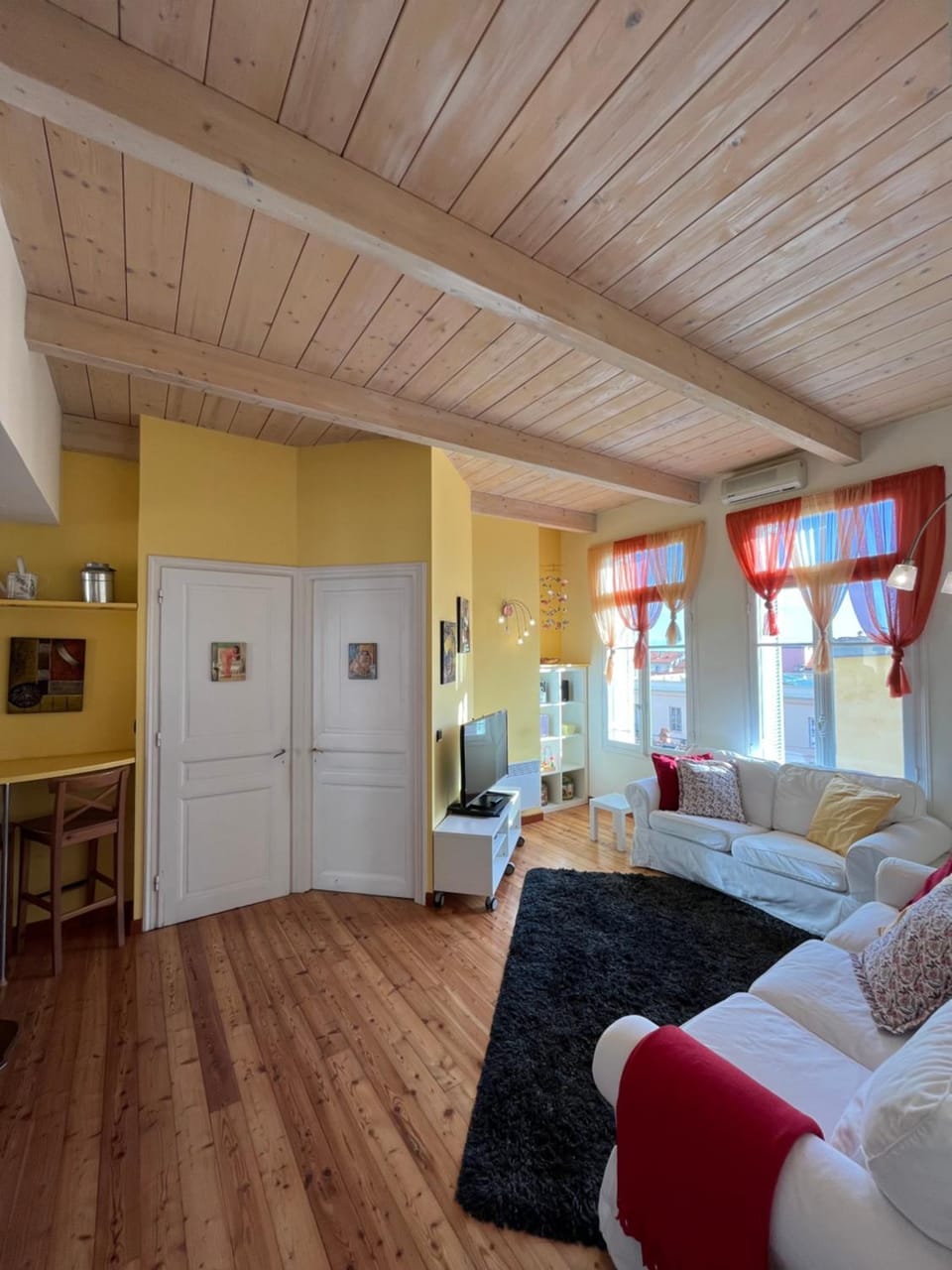 TV and multimedia, Living room, Photo of the whole room, Sea view, internet