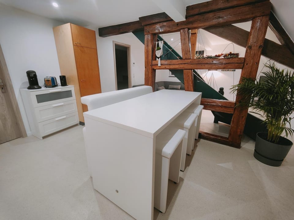 Coffee/tea facilities, Kitchen or kitchenette