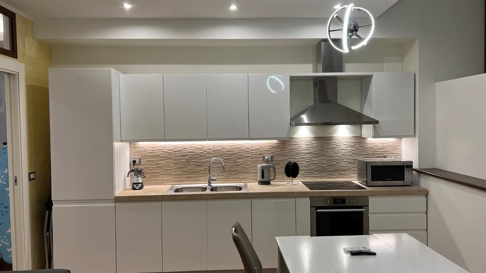 Kitchen or kitchenette, minibar, pet friendly, stove