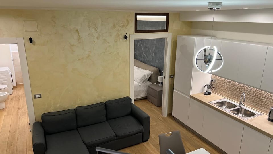 Bed, Kitchen or kitchenette, Living room, Photo of the whole room, Seating area