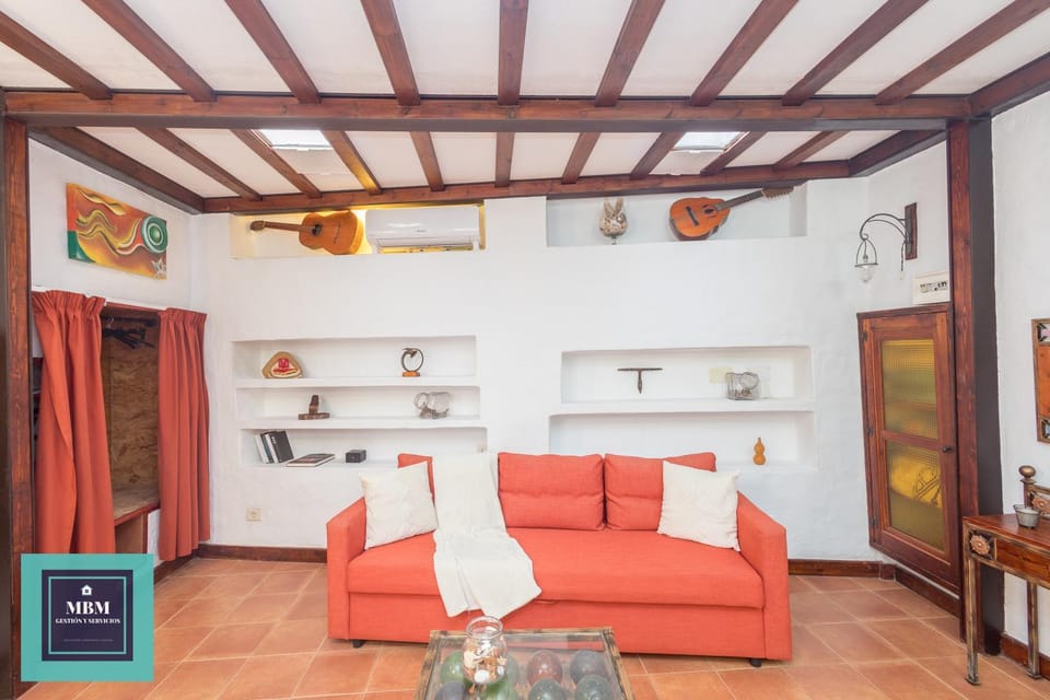 Living room, Photo of the whole room