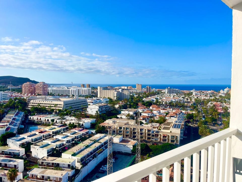 City view, Sea view