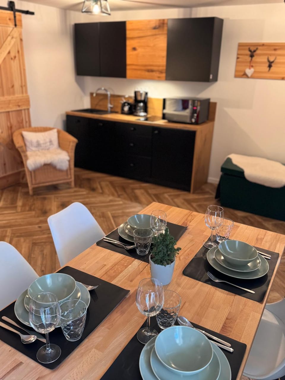 Coffee/tea facilities, Kitchen or kitchenette, Living room, Seating area, Dining area, pet friendly, stove