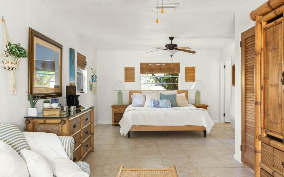Coconut Cove - heated pool and canal House in Cocoa Beach