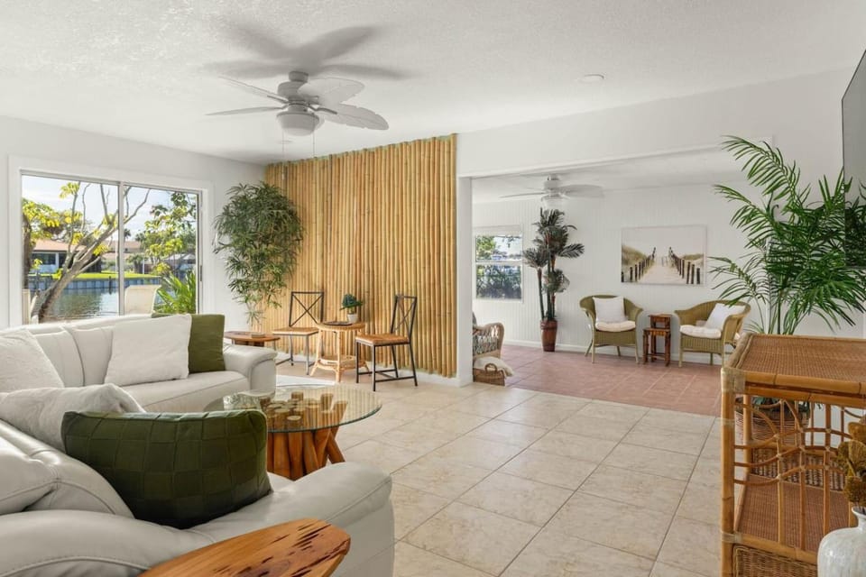 Coconut Cove - heated pool and canal House in Cocoa Beach