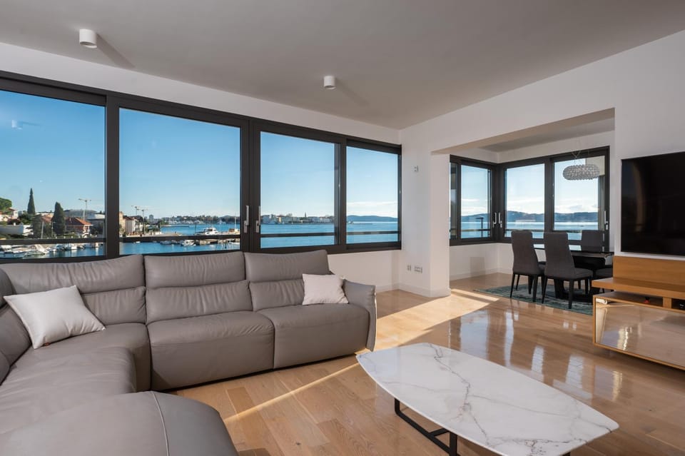 TV and multimedia, Living room, Sea view