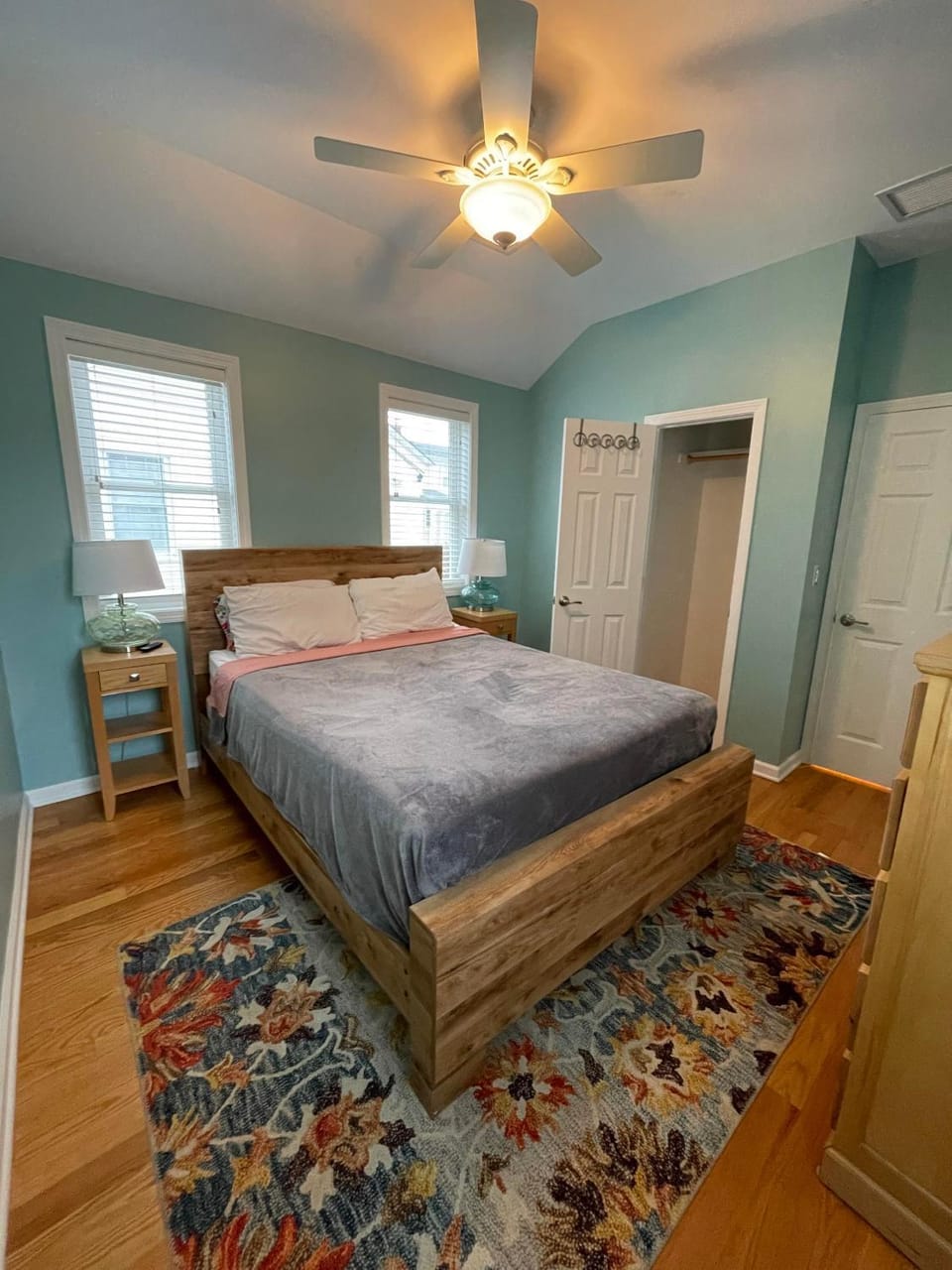 Bedroom, fireplace