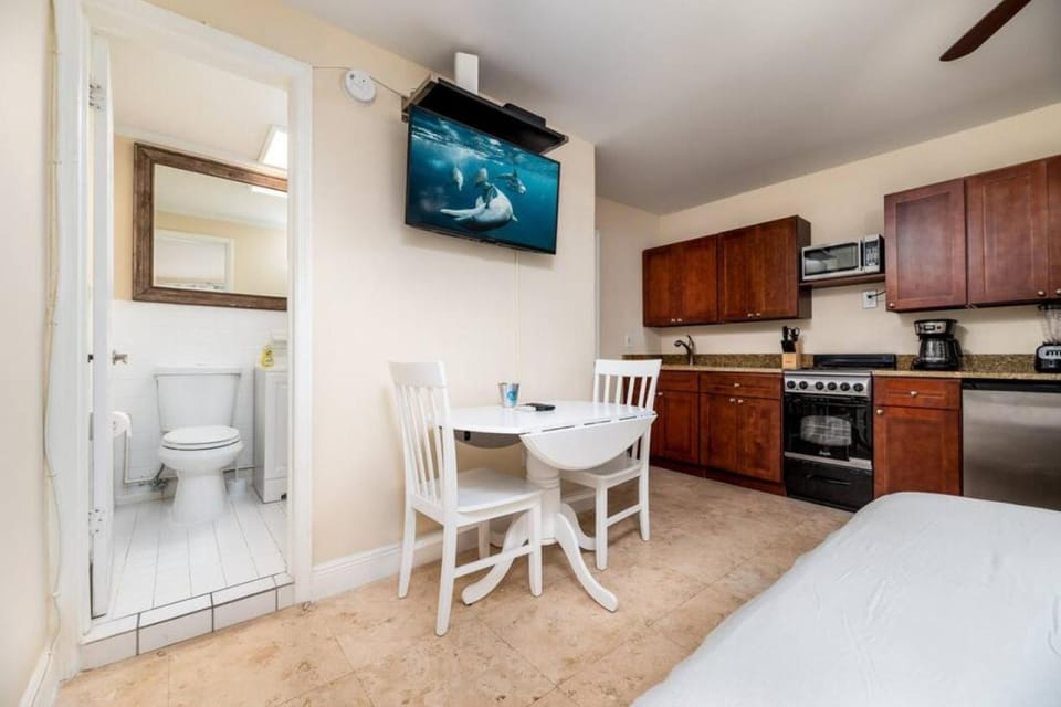 Ocean Breeze Free Parking Apt 1 Apartment in Fort Lauderdale