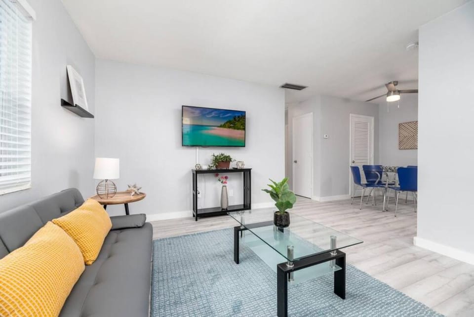 Short Walk to Wilton Drive Apt1 Apartment in Wilton Manors