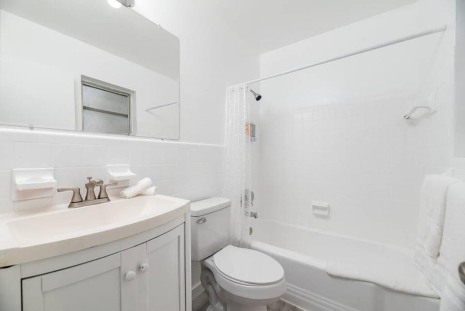 Just Off Wilton Drive Apt 5 Apartment in Wilton Manors