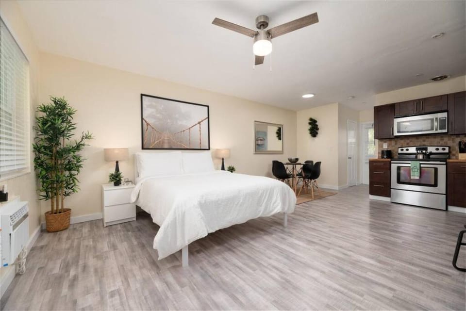 Just Off Wilton Drive Apt 6 Apartment in Wilton Manors
