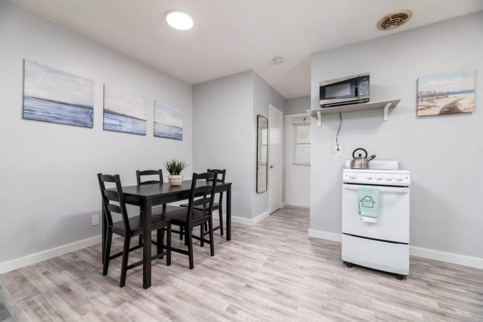 Just Off Wilton Drive Apt 8 Apartment in Wilton Manors