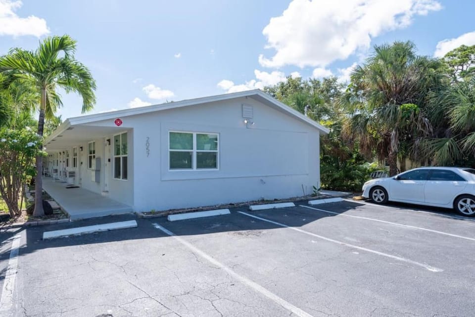 Just Off Wilton Drive Apt 8 Apartment in Wilton Manors